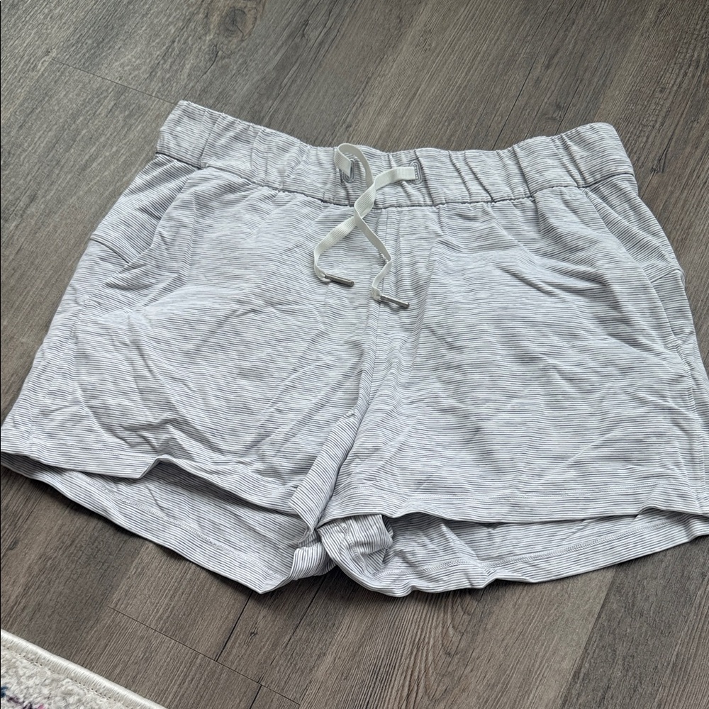 Lululemon casual pocket shorts